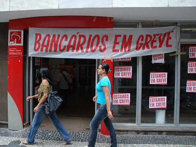 Bancários chegam a acordo com Fenaban e proposta será levada às assembleias