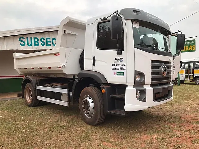 Nioaque entrega Caminhão Caçamba e Micro-ônibus para a Subsecretaria de Obras