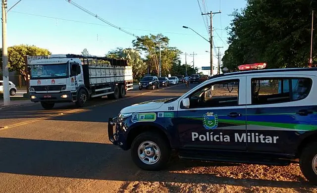 Em abordagem, polícia flagra maconha em mochila de jovem