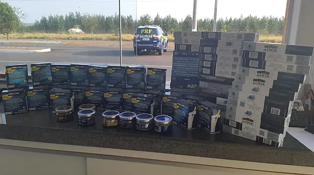 PRF apreende medicamentos ilegais com passageiro de ônibus na BR-262