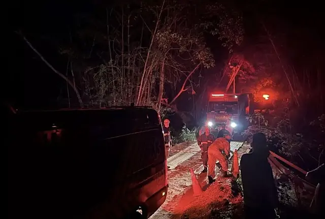Moradores de Corumbá morrem após carro cair de ponte em Bonito
