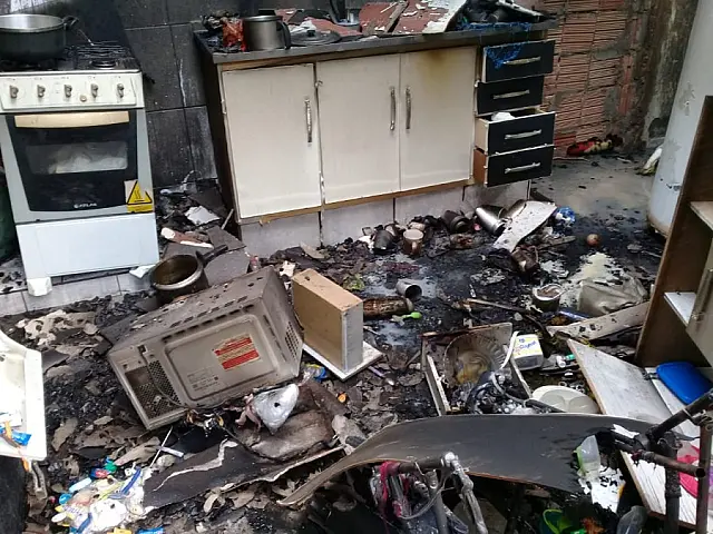Técnica de enfermagem tem casa incendiada em Campo Grande