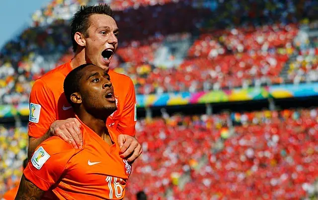 Holanda vence Chile e se classifica na liderança
