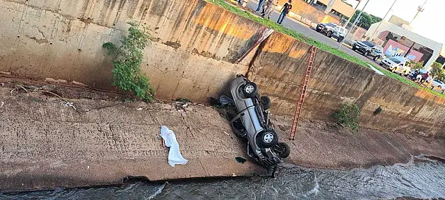 Condutor cai em córrego e é executado com cinco tiros, em Campo Grande