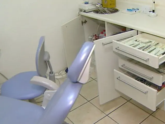 Dupla ateia fogo em dentista em consultório de São José, diz PM