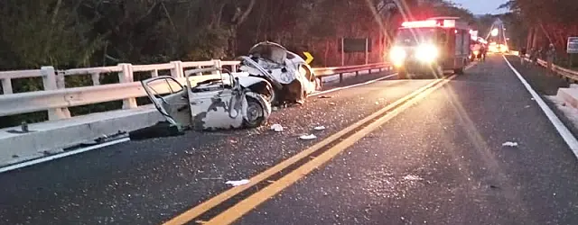 Impressionante: Fusca parte ao meio em acidente na BR-262 e 5 ocupantes escapam vivos