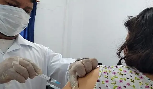 Em três dias, mais de 54 mil pessoas foram imunizadas na fronteira com a vacina da Janssen