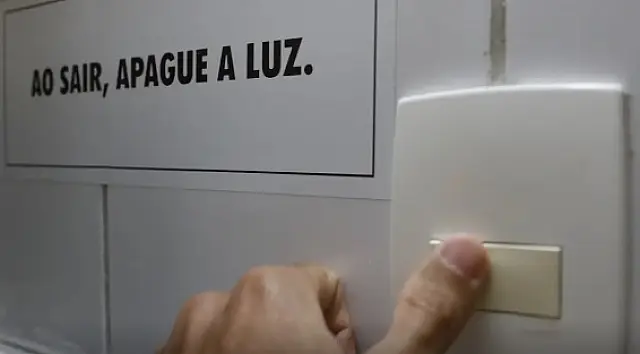 Conta de luz vai ficar mais cara em agosto com bandeira vermelha no patamar 2
