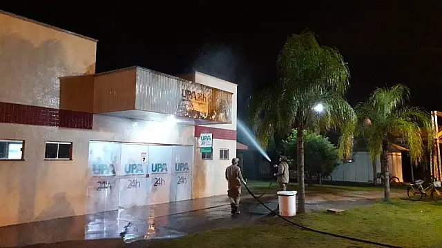 Corpo de Bombeiros realiza sanitização na UPA em Sidrolândia
