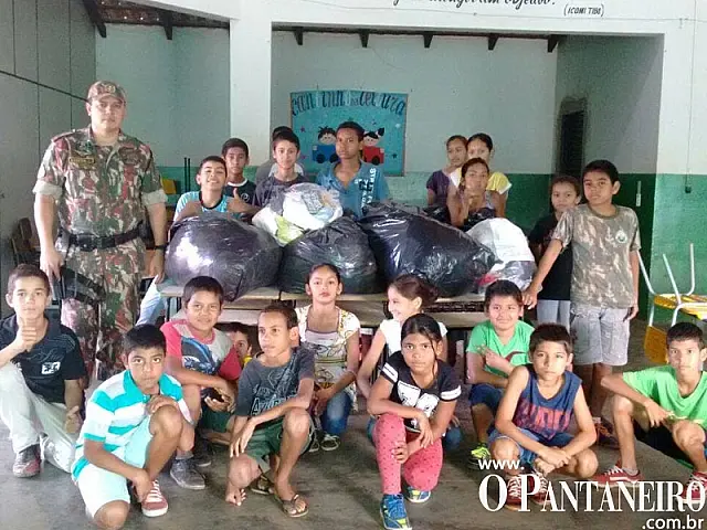 7º BPM de Aquidauana entrega mais agasalhos arrecadados por meio de campanha