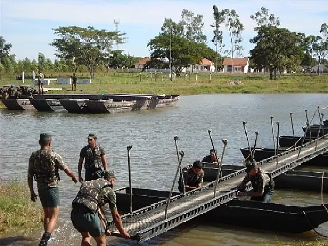 9º BE Cmb realiza instruções de montagem e operação de pontes