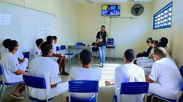 Conanda proíbe uso de armas letais em unidades socioeducativas