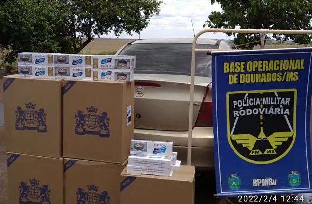Homem é flagrado com 250 pacotes de cigarros contrabandeados