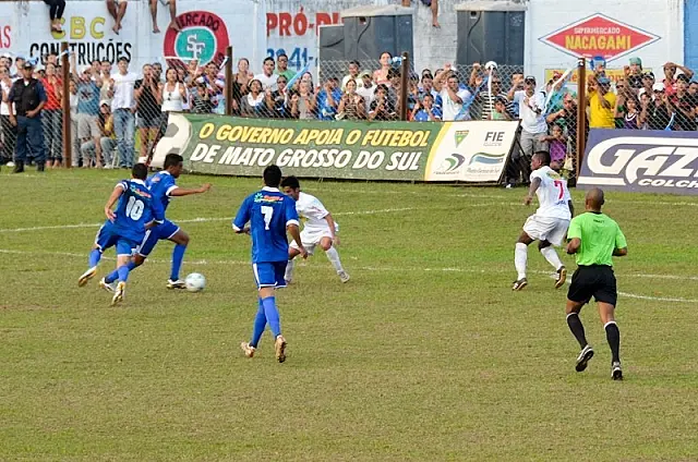 Duelo dos invictos: Azulão e Comercial se enfrentam nesta quarta-feira