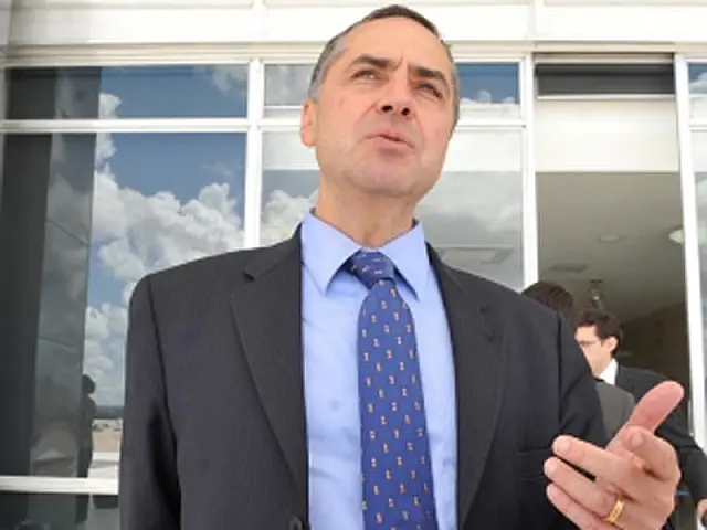 Dilma indica Luís Roberto Barroso para o Supremo