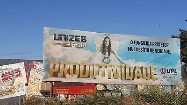 Outdoor com propaganda de agrotóxico leva MPF a propor ação contra Anvisa e mais quatro empresas