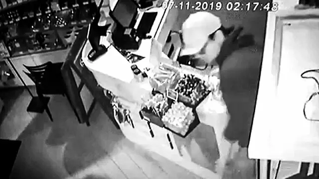 Delegada tranquiliza comerciantes e diz que investigações sobre assaltante da região estão adiantadas