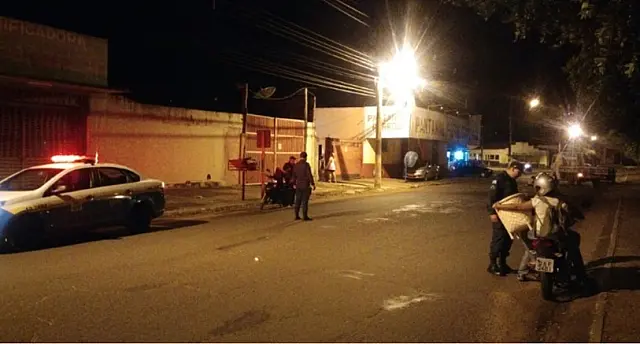PM faz operação preventiva para manter a ordem no Bairro Serraria