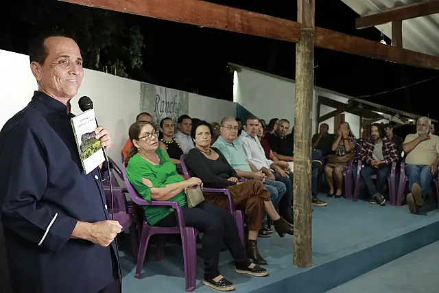 Lançamento do livro "Morro Azul" marca celebração dos 60 anos de Anastácio
