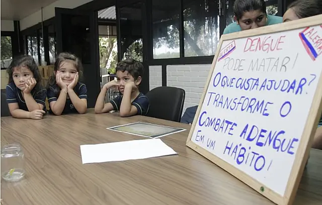 Em ação junto com crianças, Detran-MS intensifica ações contra a dengue
