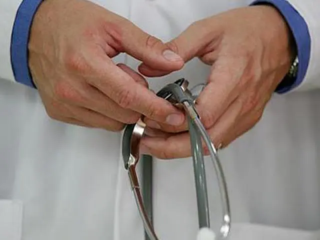 Médicos suspendem atendimento a planos de saúde no dia 25 de abril