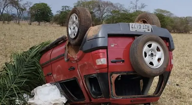 Jovem de 23 anos morre após carro capotar no distrito de Albuquerque