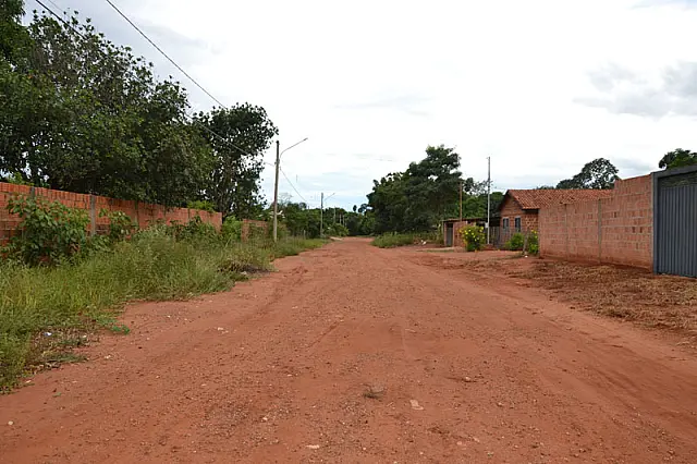 Casal de moto "faz limpa" em homem que voltava para a casa no Jardim Independência