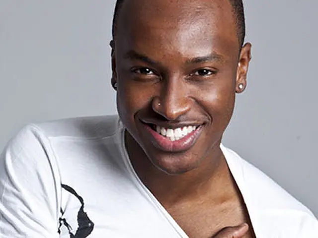 Thiaguinho "ex-Exaltasamba" faz show em Campo Grande