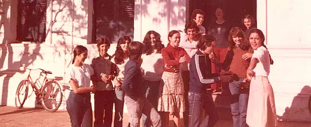 Reencontro de alunos e professores da Escola Anchieta celebra 40 anos de amizade e saudades