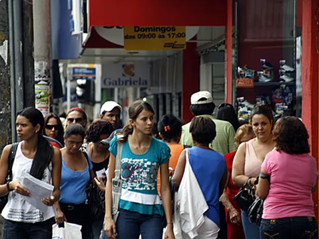 Procon-MS orienta consumidores no "Dia sem impostos"