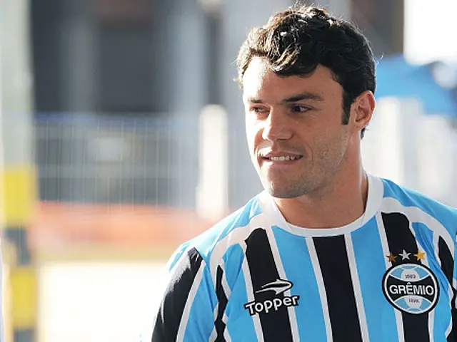 Acusado de agredir a mulher, Kleber deve depor à polícia