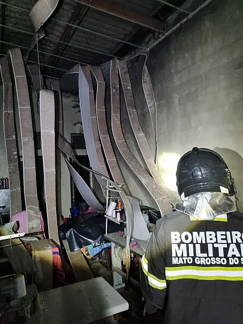 Incêndio atinge fábrica de confecção em Anastácio e mobiliza Bombeiros
