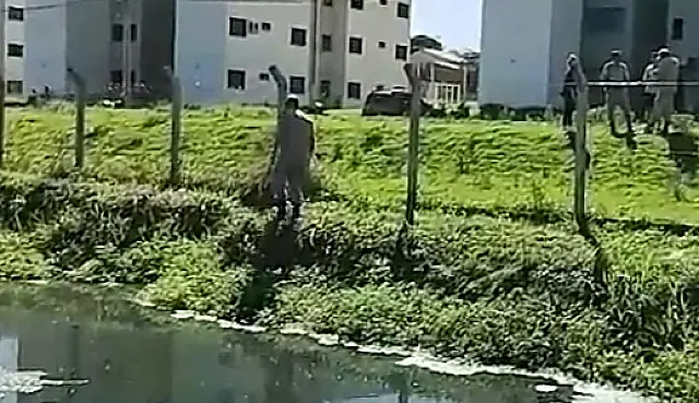 Corpo de criança de três anos é encontrado em sumidouro na Capital