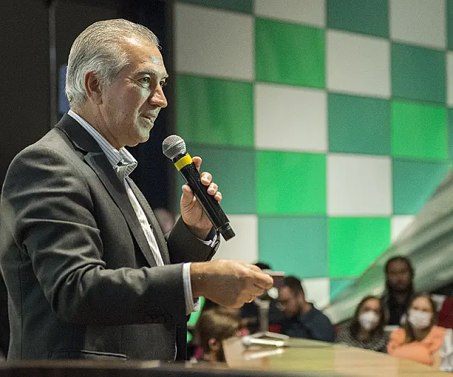Reinaldo critica política monetária que mantém juros em patamares elevados