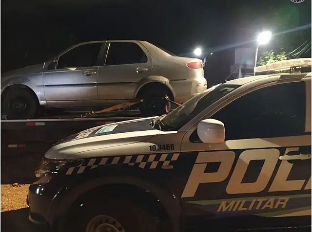 Polícia apreende carro furtado em Bela Vista