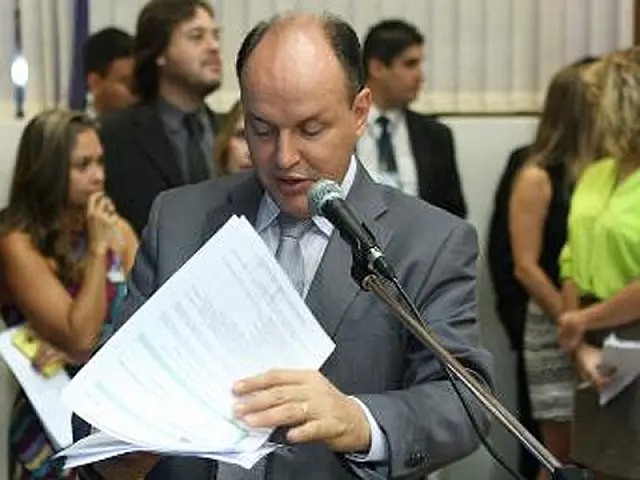 Mochi apresenta projeto que proíbe música alta dentro de ônibus em MS