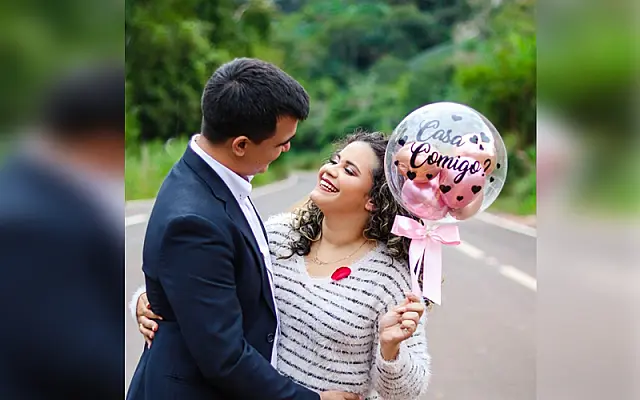 Ensaio do aniversário de namoro vira pedido de casamento aos pés do Paxixi