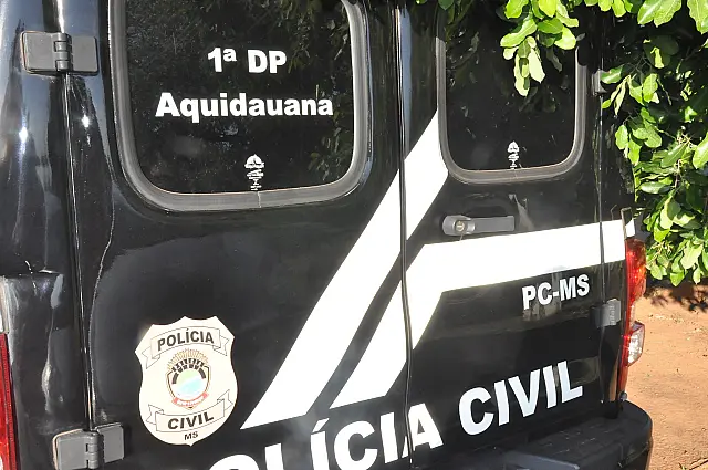 Ladrões pulam muro de supermercado e furtam de carnes, queijos e cervejas