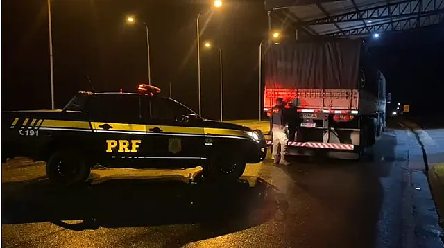 PRF apreende 450.000 maços de cigarros na BR-163