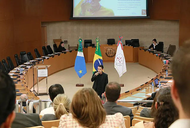 Atleta paraolímpico palestra no lançamento da Corrida do Judiciário 2022