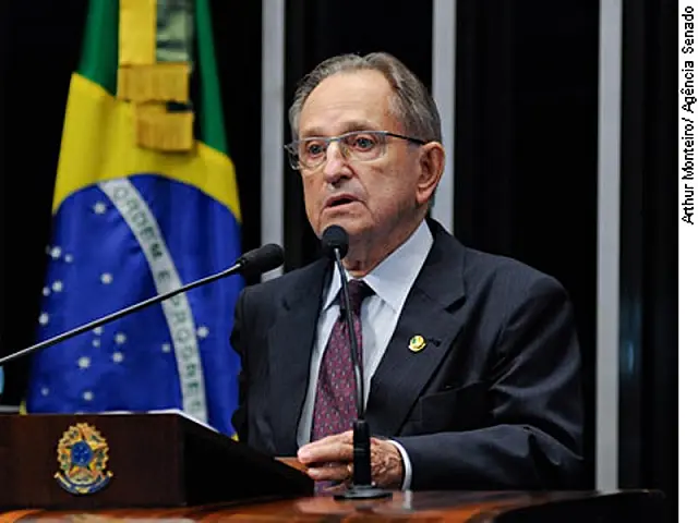 Rubem Figueiró elogia proposta de federalização da educação básica