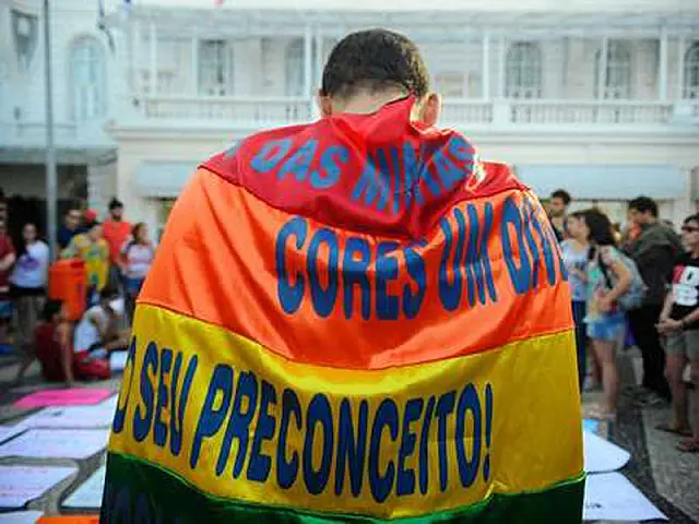 Exército se posiciona contra lei que criminaliza a homofobia