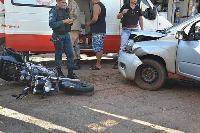 Motociclista de 32 anos fica ferido em acidente de trânsito no centro de Aquidauana