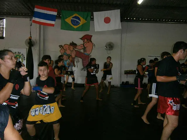 Academia Studio Combat Fitness realiza graduação de muay thay
