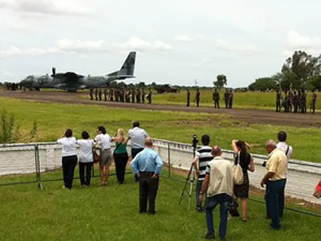 Avião com restos mortais de Jango chega a São Borja para novo enterro