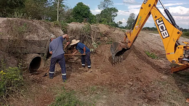 Prefeitura realiza recuperação da estrada vicinal na Região da Bodega
