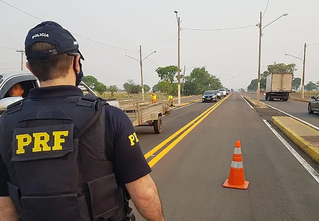 PRF atualiza situação das estradas no feriado
