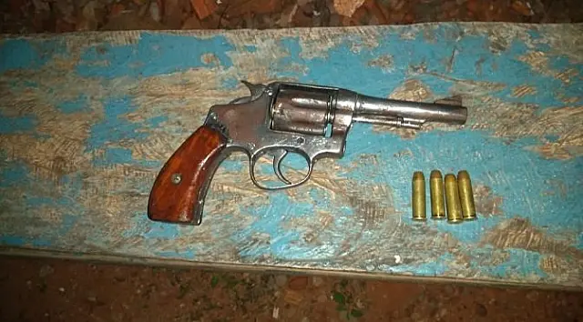 Polícia apreende arma e munições durante cumprimento de mandado em Jardim