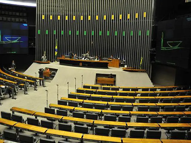 FGTS e redução da maioridade penal terão prioridade na Câmara nesta semana