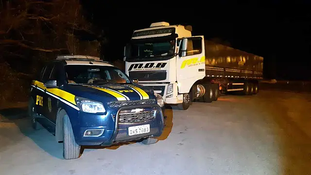 PRF apreende carreta em que o motorista está desaparecido há três dias